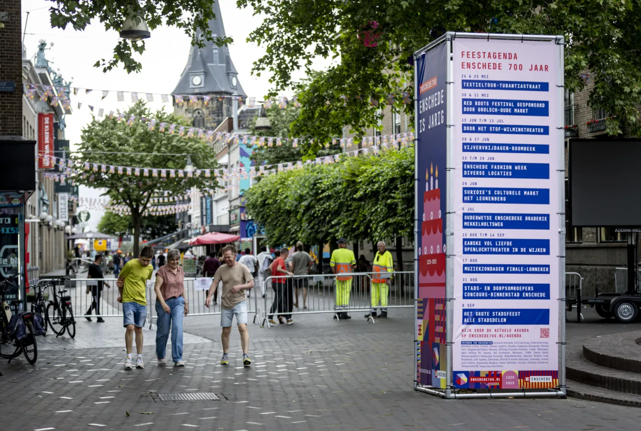 Red Roots Festival 2025 - Agenda op Langestraat - Enschede zaterdag - Wouter de Wilde - Enschede Promotie