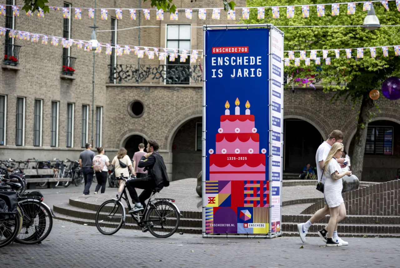 Red Roots Festival Enschede is jarig toren - Ei van Ko - 2025 Enschede zaterdag - Wouter de Wilde - Enschede Promotie